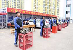 巴哈指導老師等待他的學員們