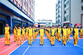 學(xué)校師生參加慶典