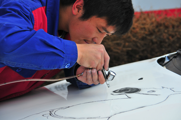 萬通學子正認真創作.jpg