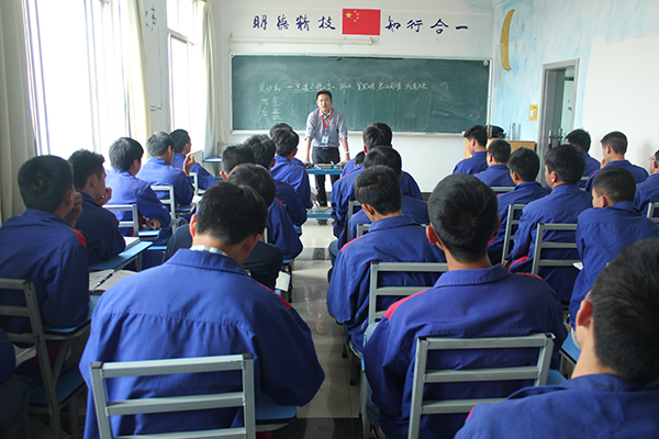 萬通學子就業指導與培訓課程.JPG