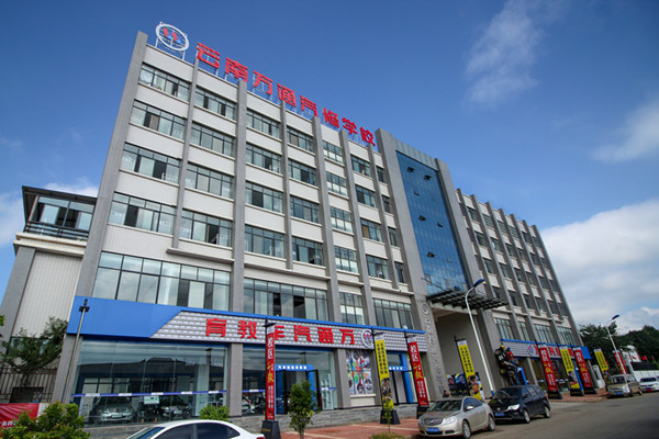 云南萬通汽修學(xué)校.jpg