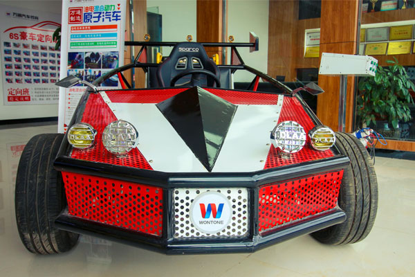云南萬通原創(chuàng)改裝——新能源汽車.jpg
