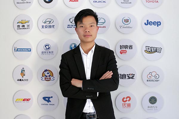 萬通畢業學子胡志銘.jpg