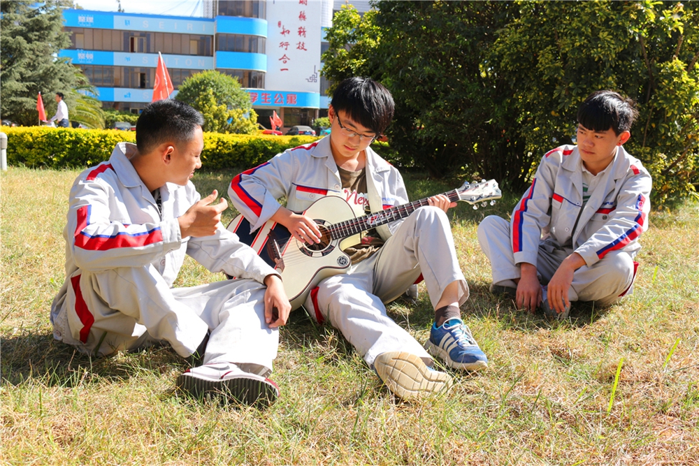 好動聽，小草都醉了